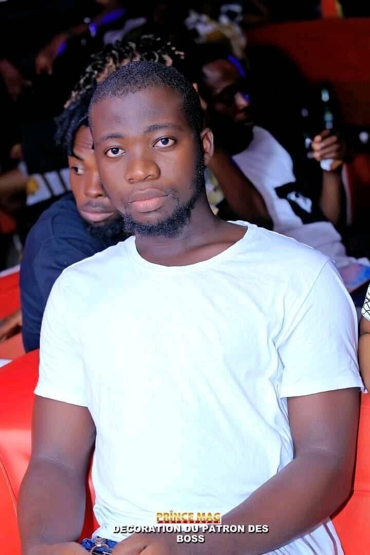  28921868  Mohamed, 30 ,    