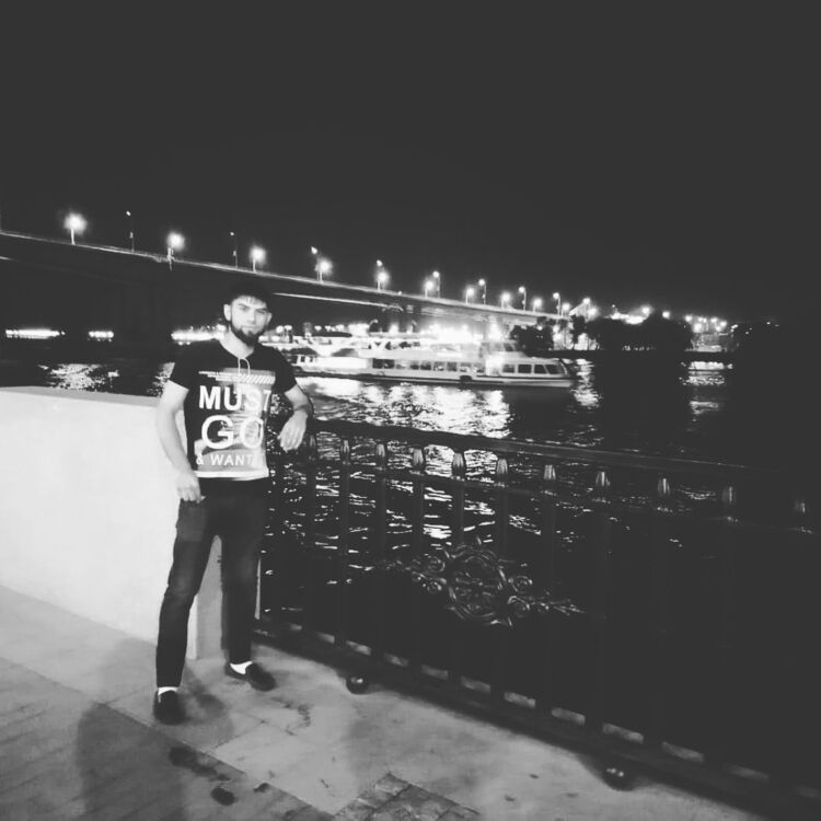  --,   LEON, 28 ,   ,   , c 