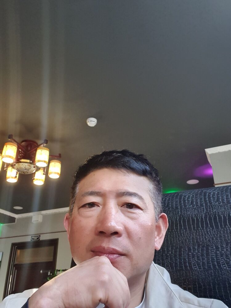  43746208  Uu Boss, 46 ,    -