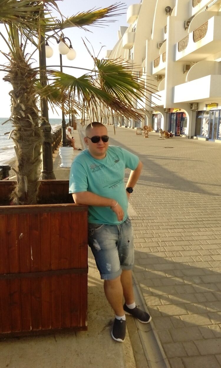  27605678  ANDREI, 39 ,    