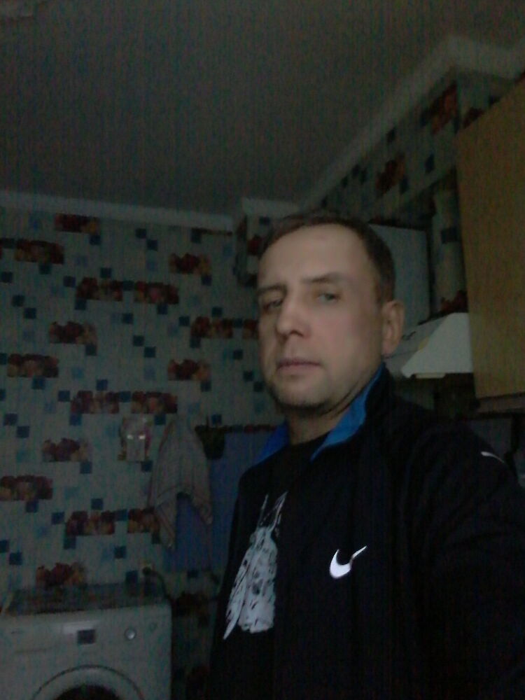  31743028  , 44 ,    