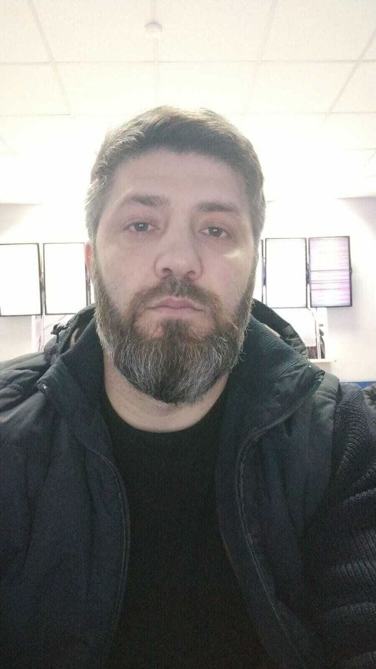  40825938  , 44 ,    