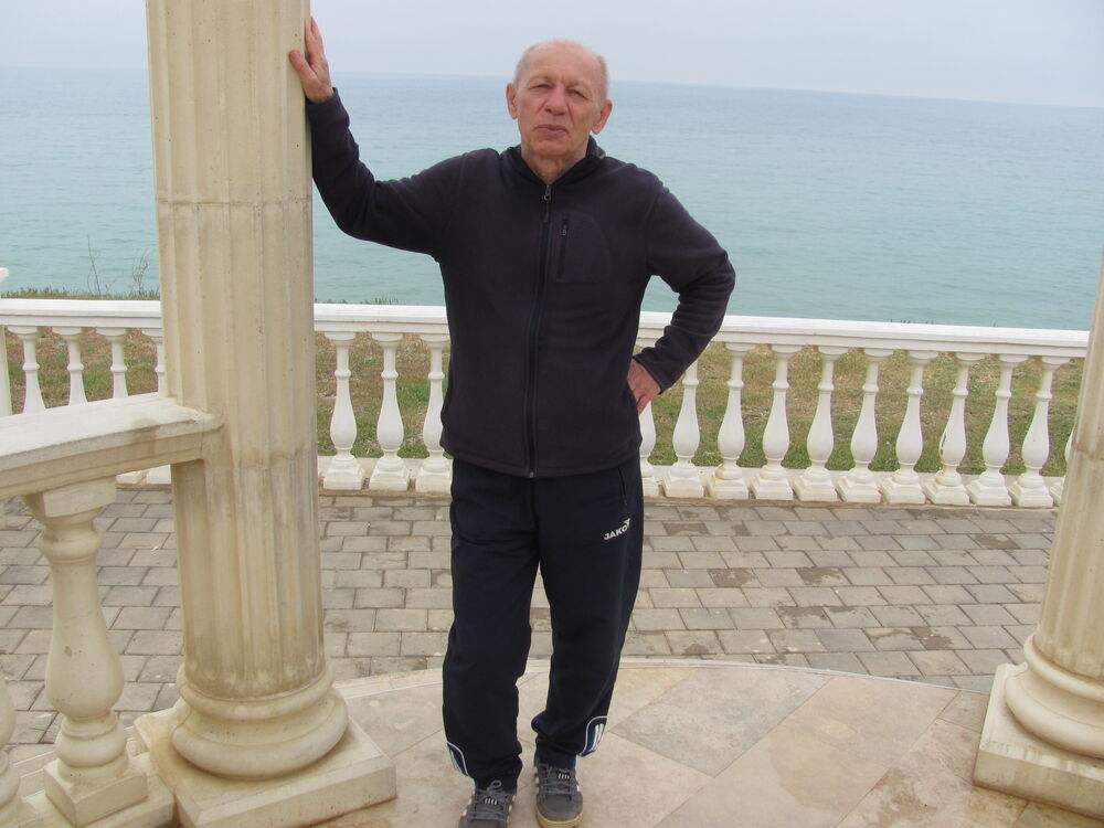  51425618  Viktor, 62 ,    