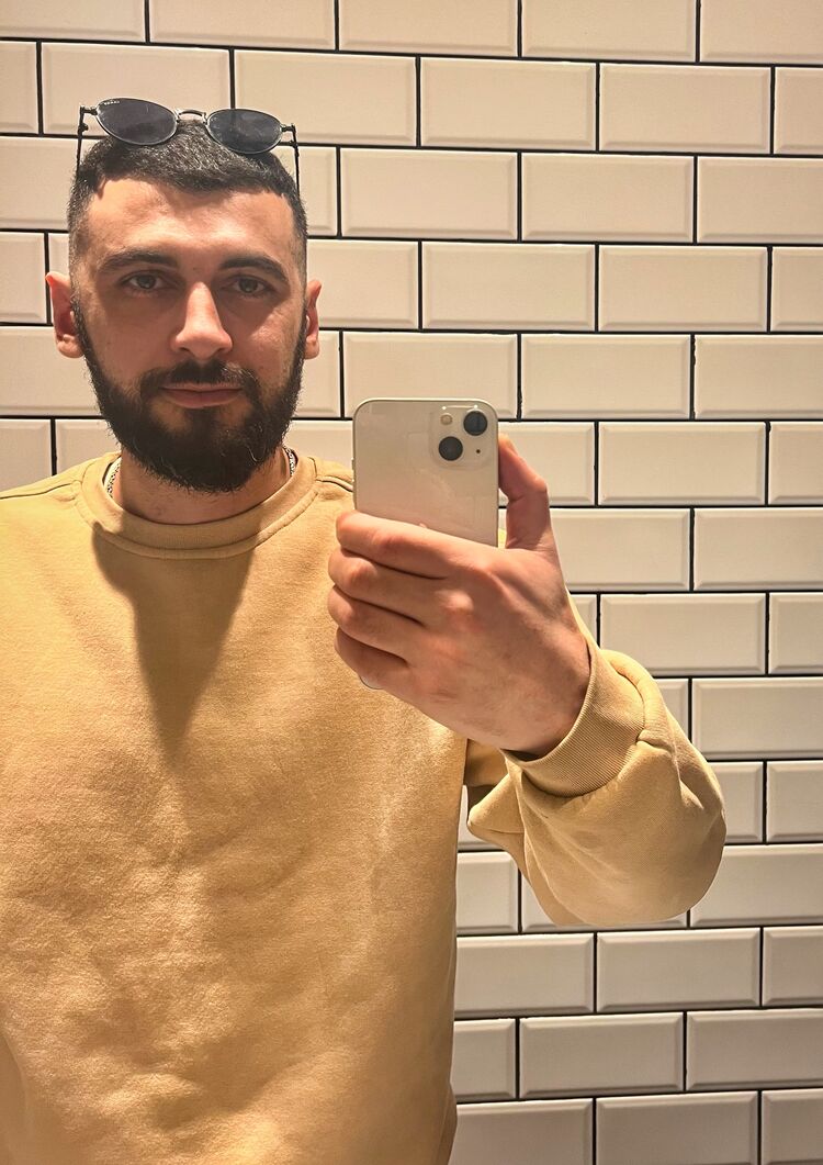  53288188  , 32 ,    Deleted