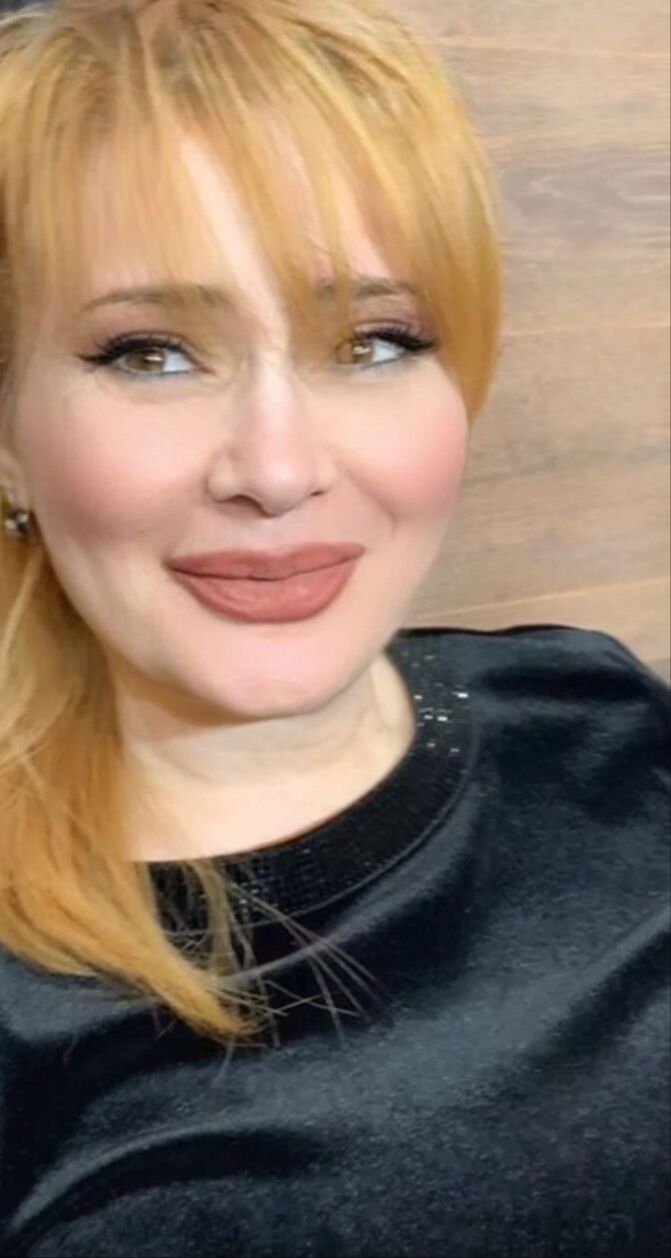  52500708  Lena, 53 ,    