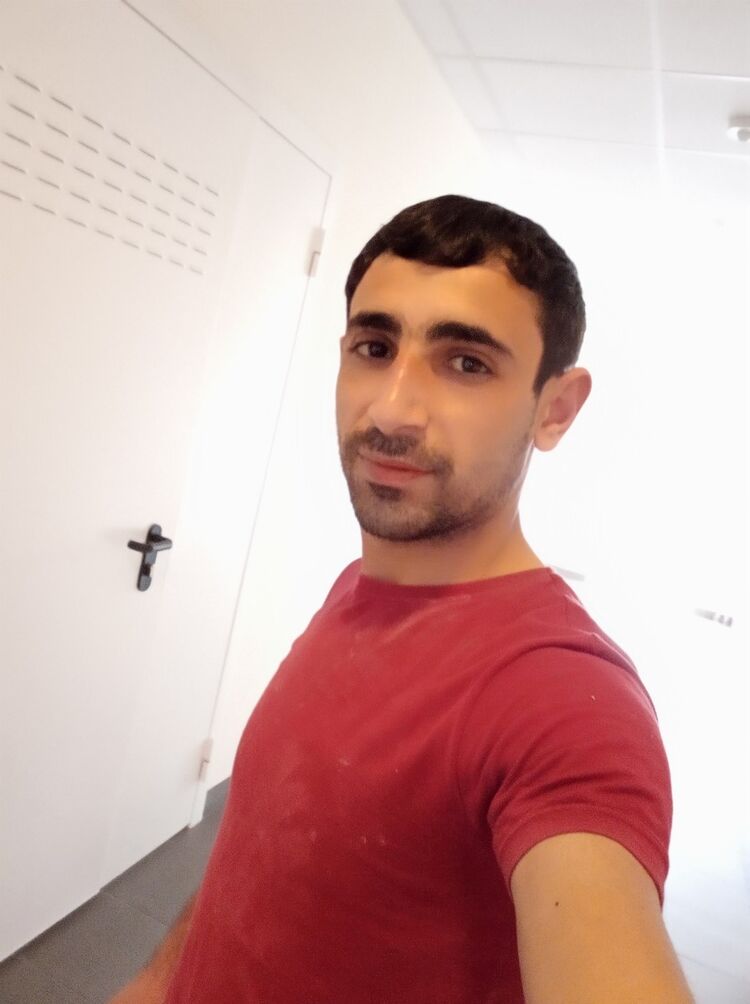  15765778  Xoren, 37 ,    