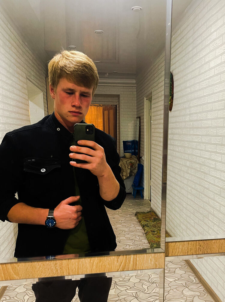  29677438  Pavel, 21 ,    