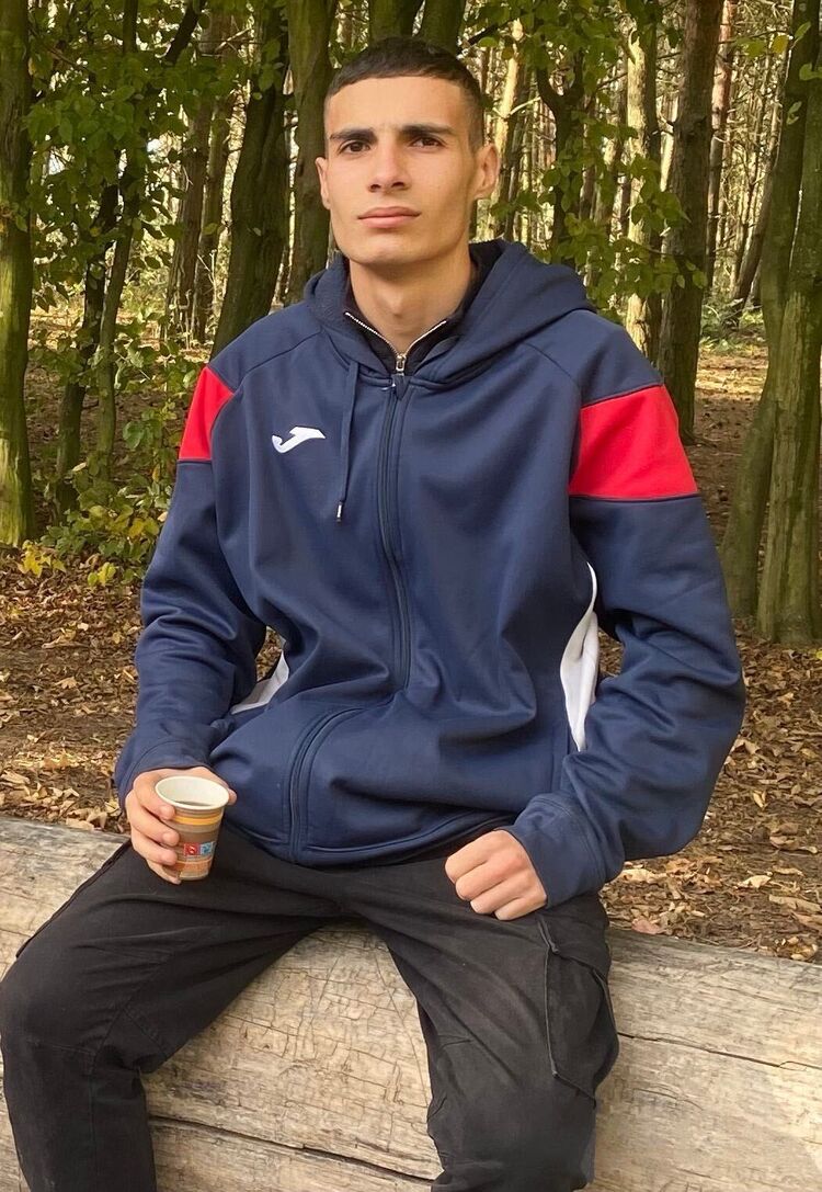  47935478  , 22 ,    Zabrze