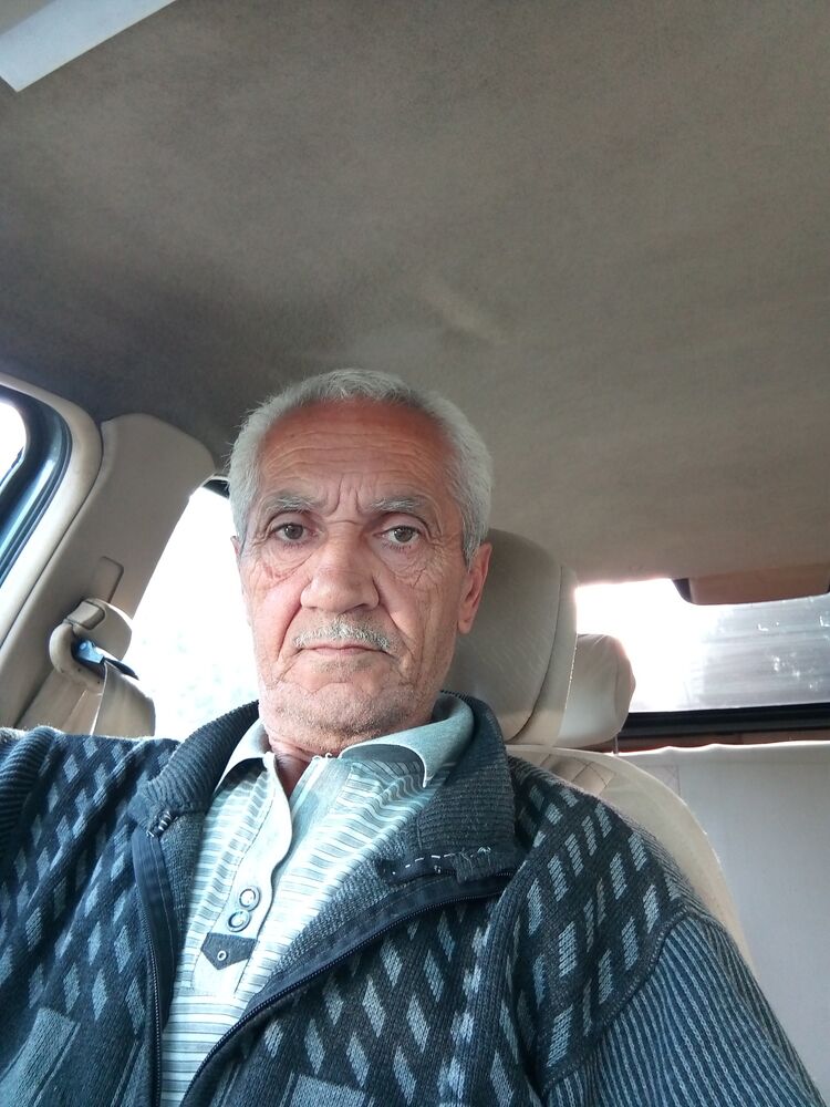  29937528  Tahir, 65 ,    