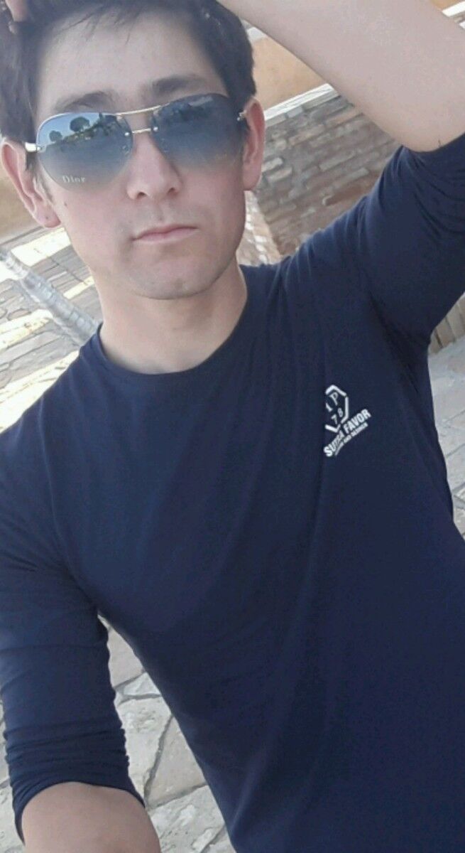  18406928  Toreshbek, 32 ,    