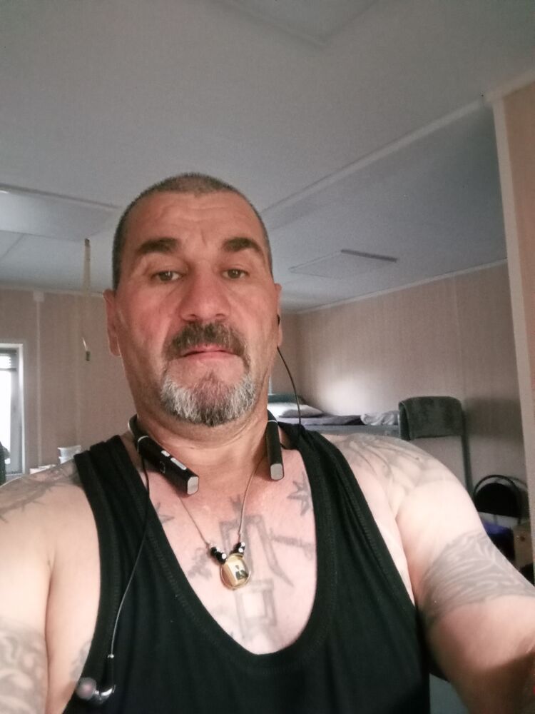  46367838  , 52 ,    