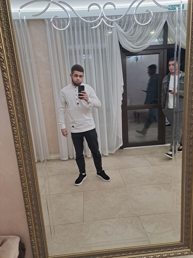  52928098  , 20 ,    