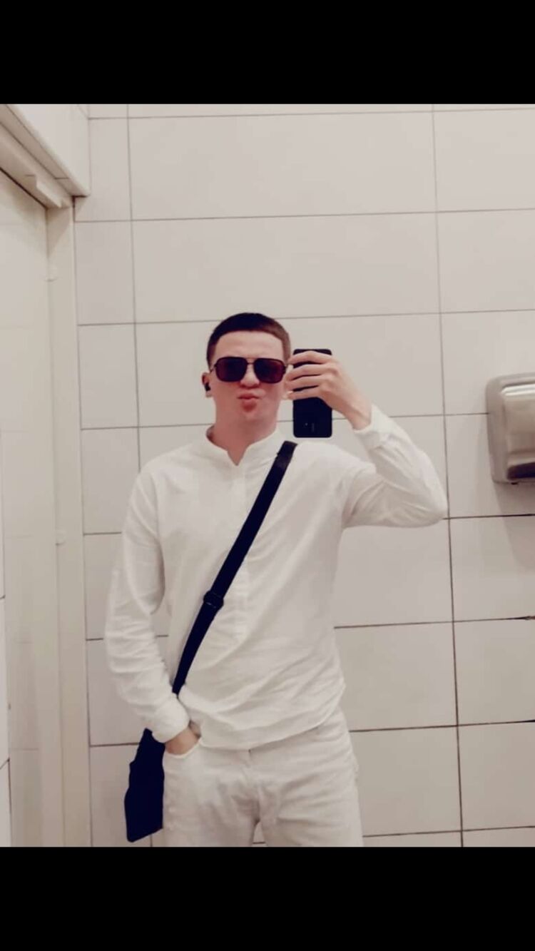  37235658  Daniar, 25 ,    