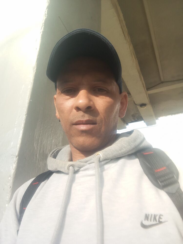  51672678  Hugoleopoldo, 49 ,    