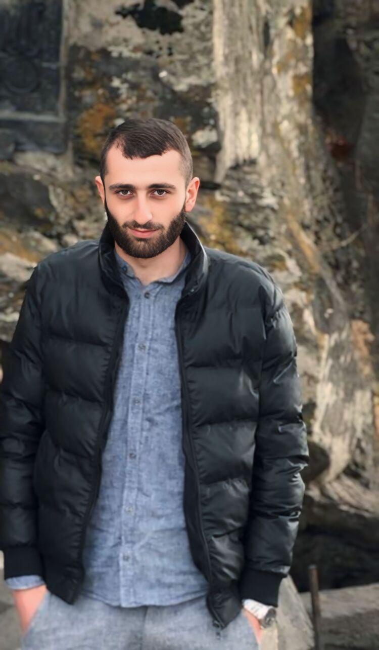  ,   Samvel, 22 ,   ,   