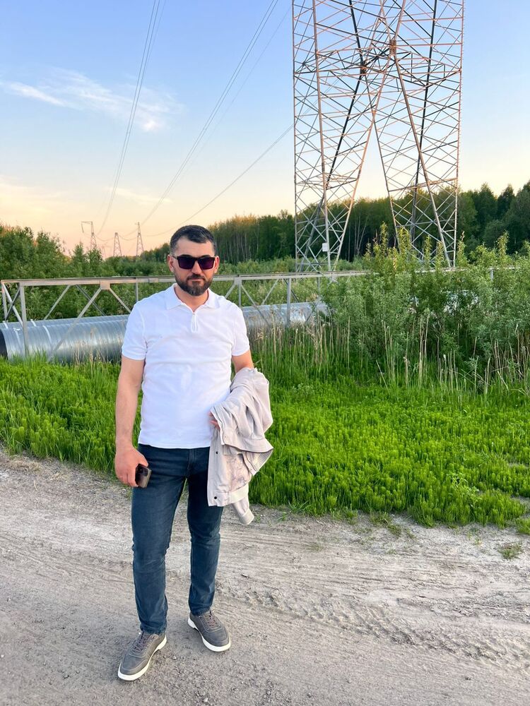  53644258  Miro, 38 ,    