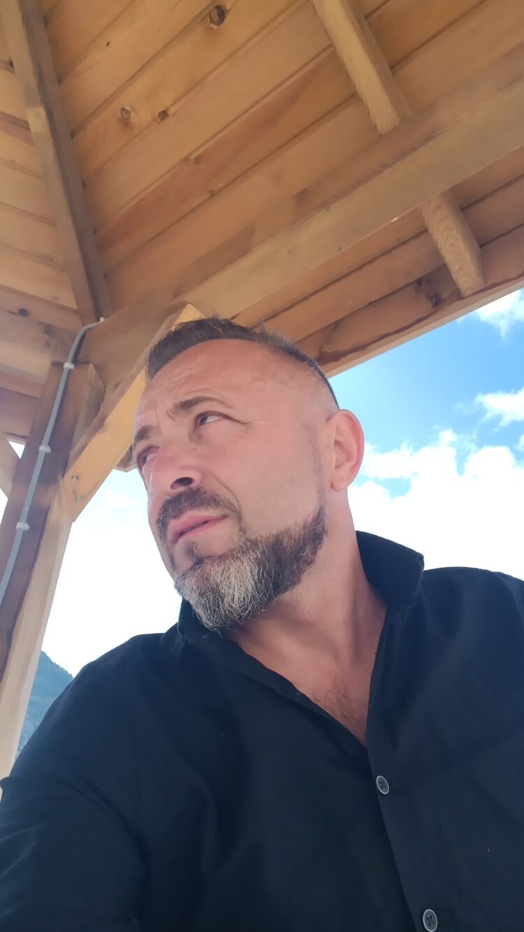  ,   Serkan, 38 ,   ,   