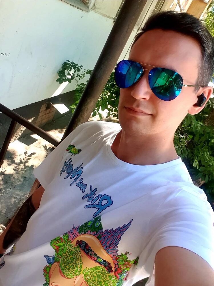  ,   Igor, 28 ,   ,   , c 