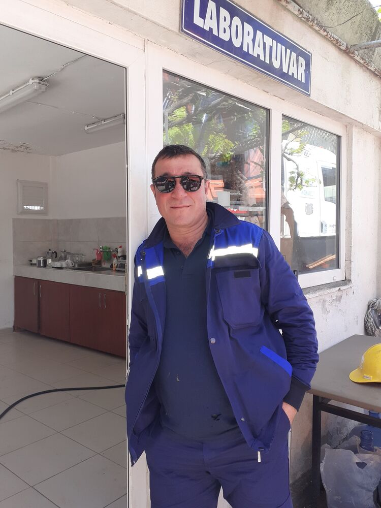  48047348  Ozer, 49 ,    