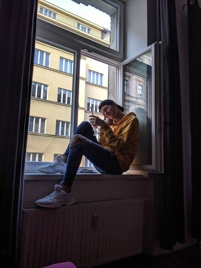 ,   Mihai, 25 ,   , 