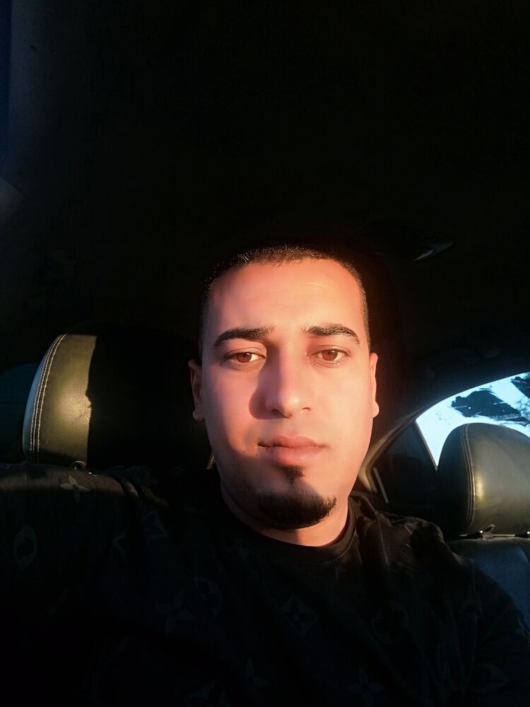  Zillah,   Hosam, 32 ,   ,   