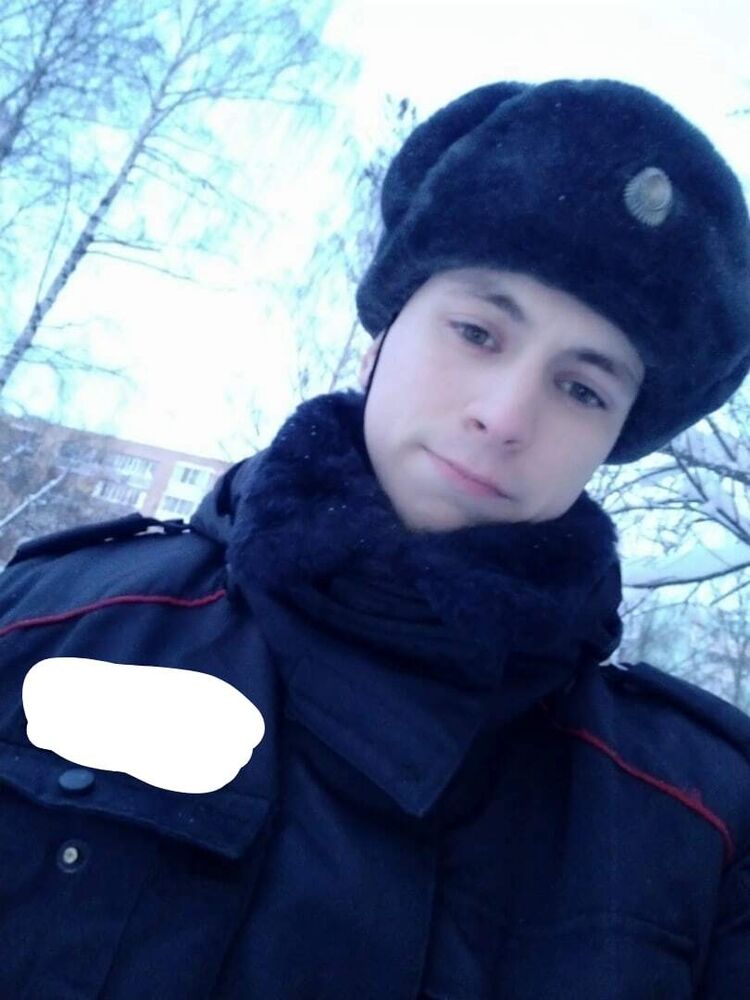  29798028  Ilya, 24 ,    