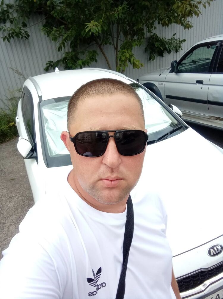  47031318  Vladimir, 37 ,    