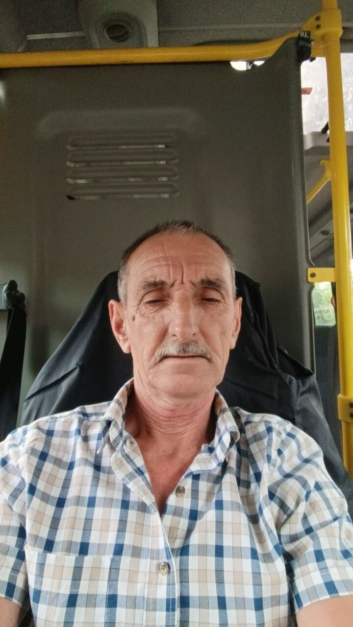  53170228  Dima, 60 ,    
