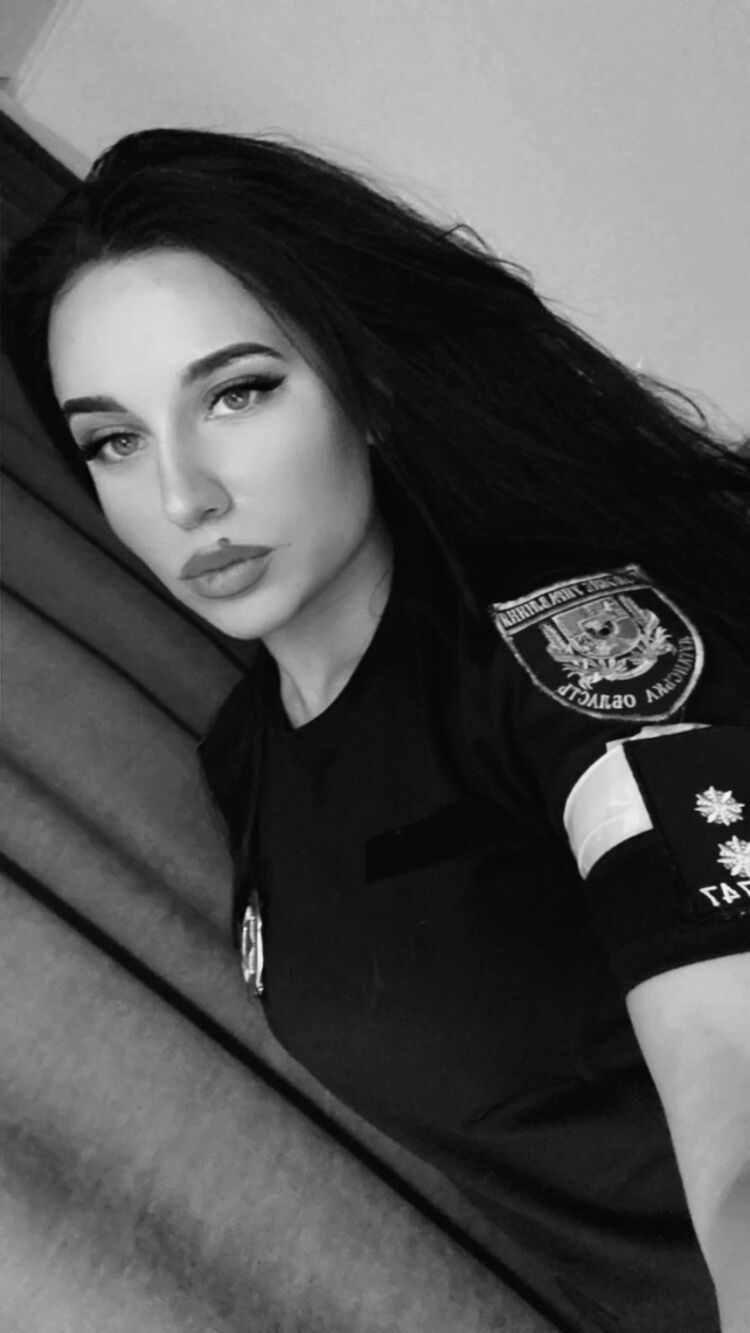  ,   Laura, 26 ,   ,   