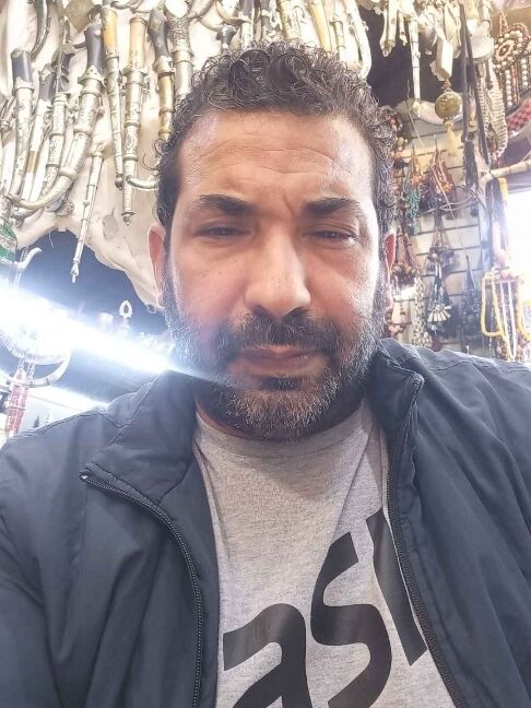  47842378  Abdo, 44 ,    