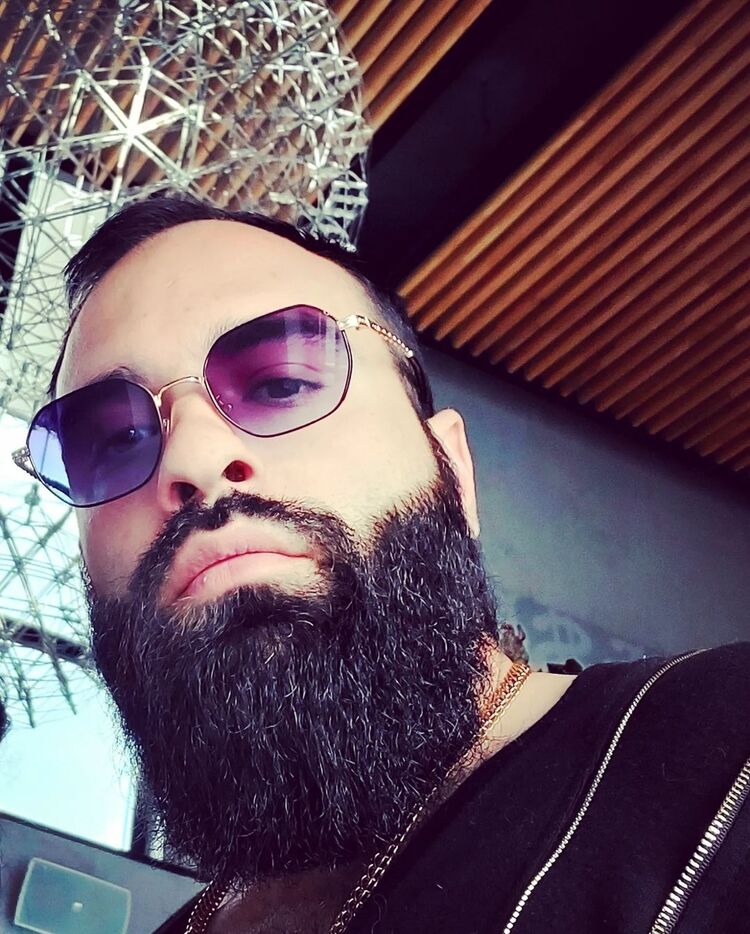  ,   Artur, 35 ,   ,   , c , 