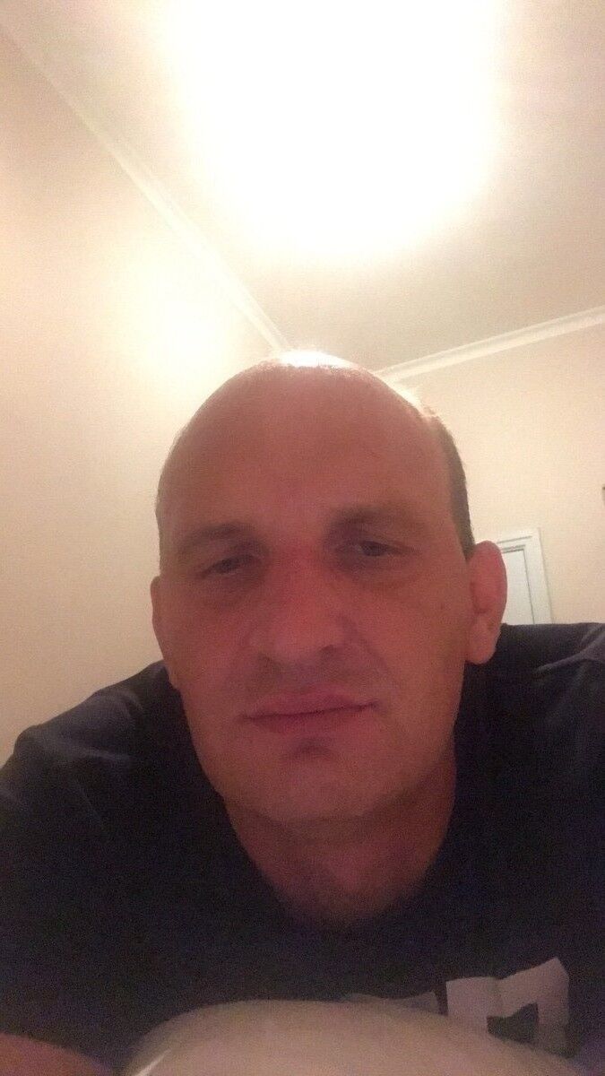  10028948  Denis, 50 ,    