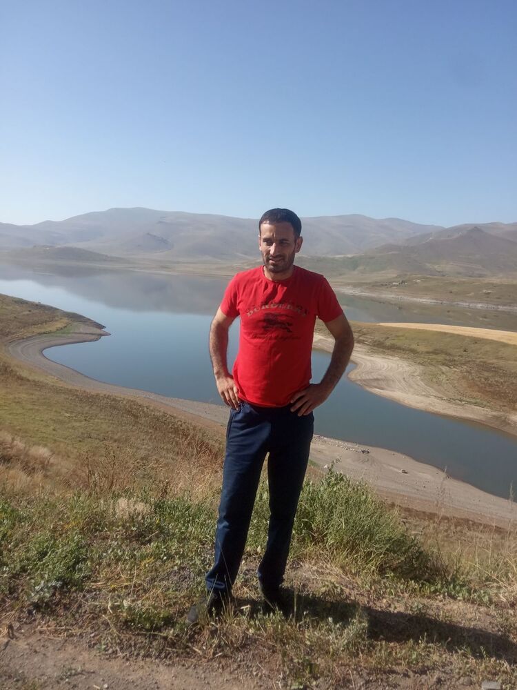  ,   Tigran, 38 ,   ,   