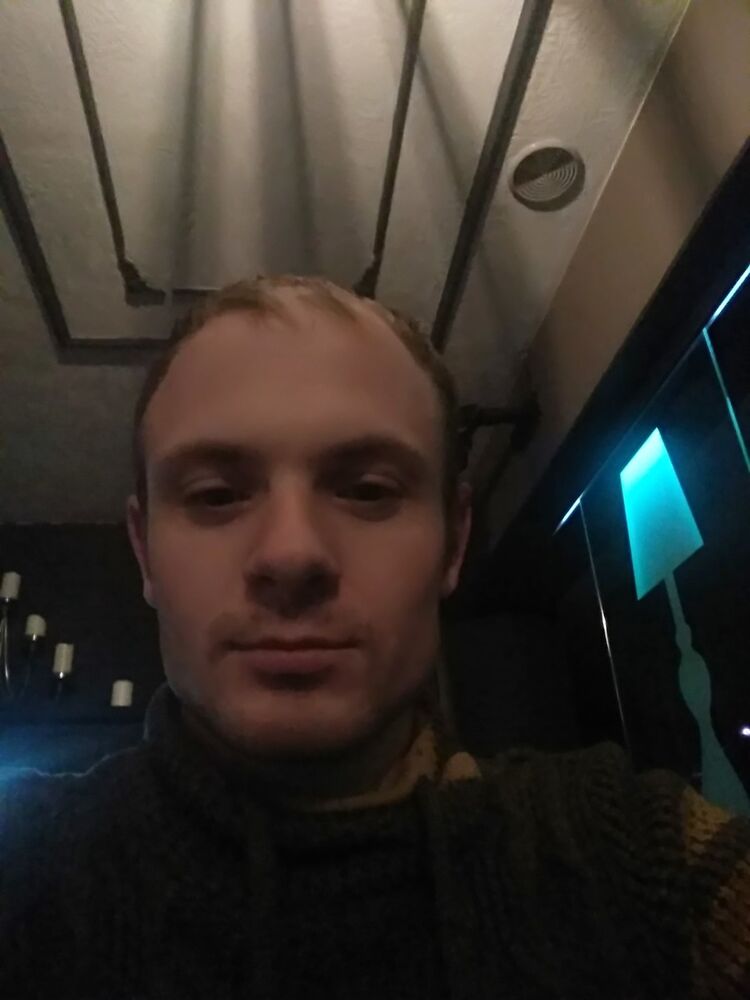  18363828  Dima, 40 ,    