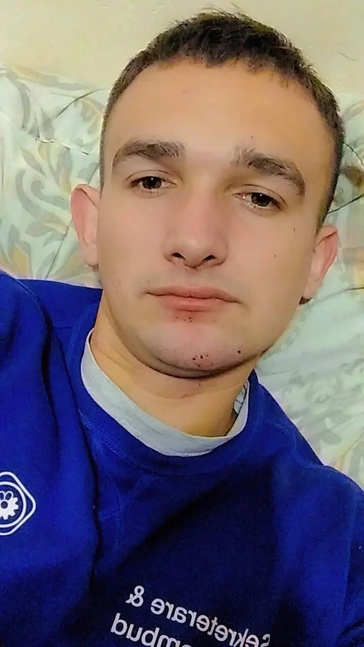  46997738  , 22 ,    