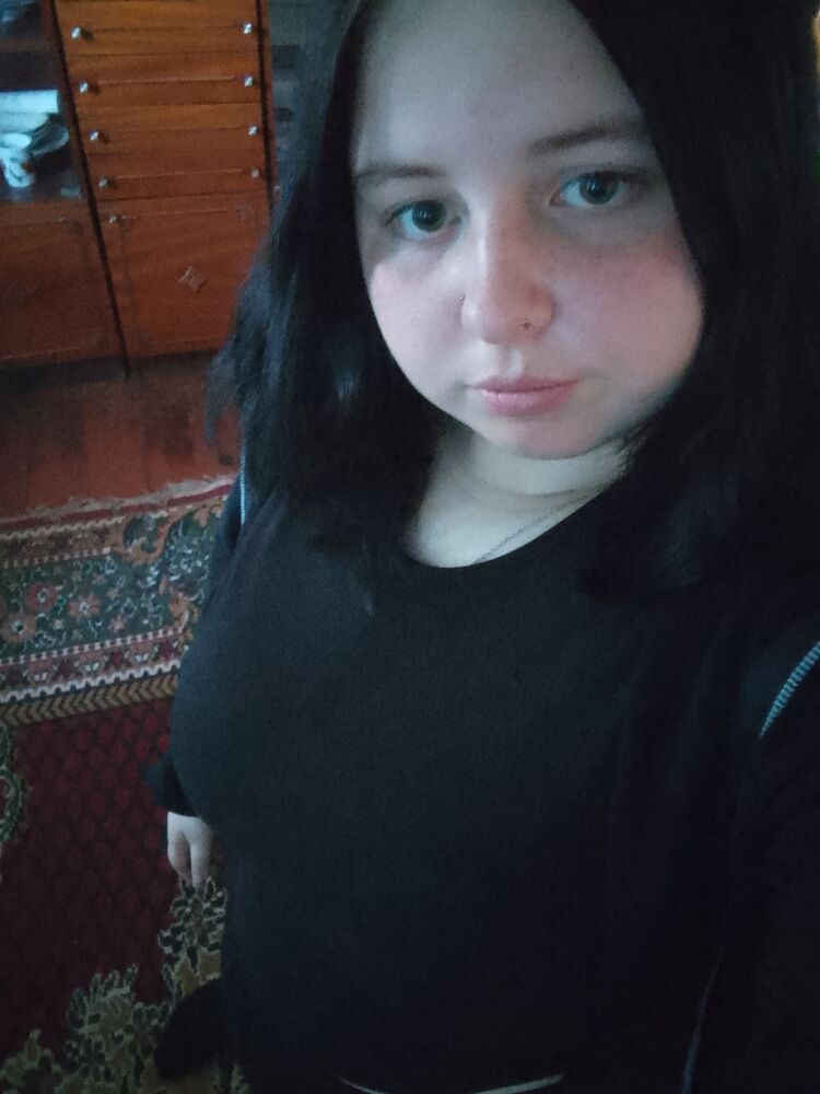  52608828  Viktoria, 19 ,    