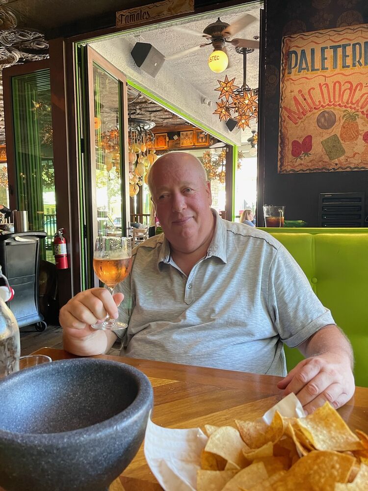  52616068  , 65 ,    Miami Beach