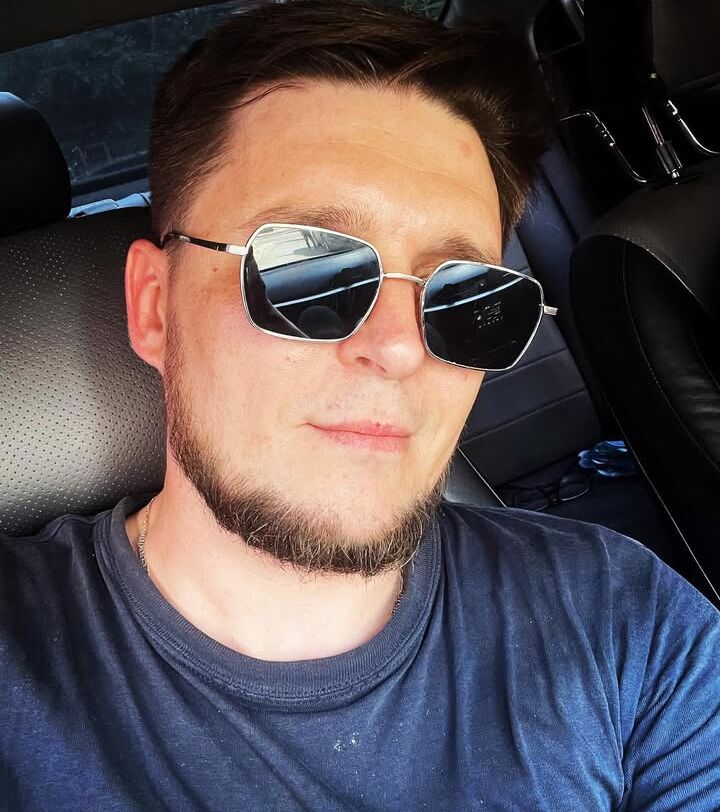  52717738  No Name, 35 ,    