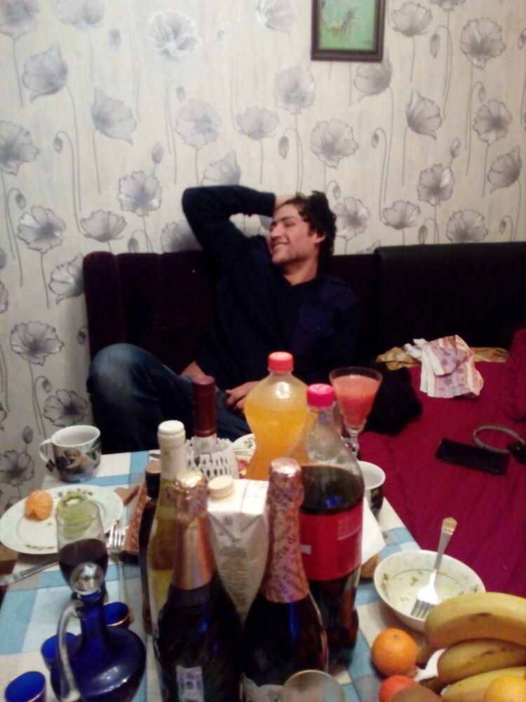  8756948  Farik, 29 ,    