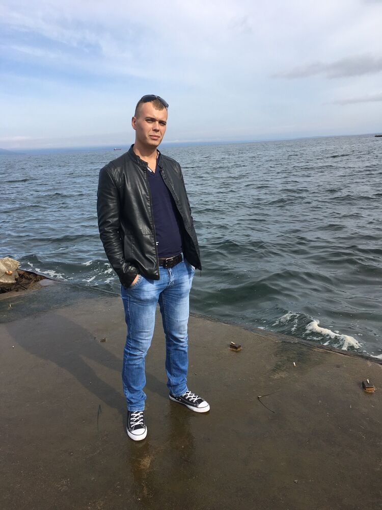  53968158  Look, 34 ,    