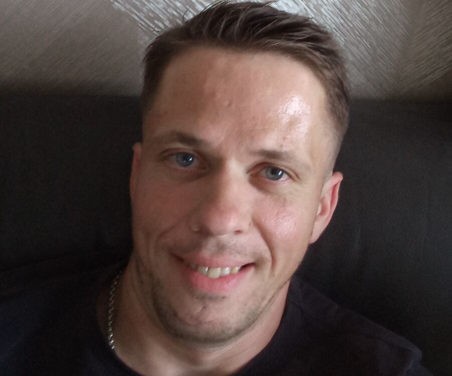  51969959  , 39 ,    