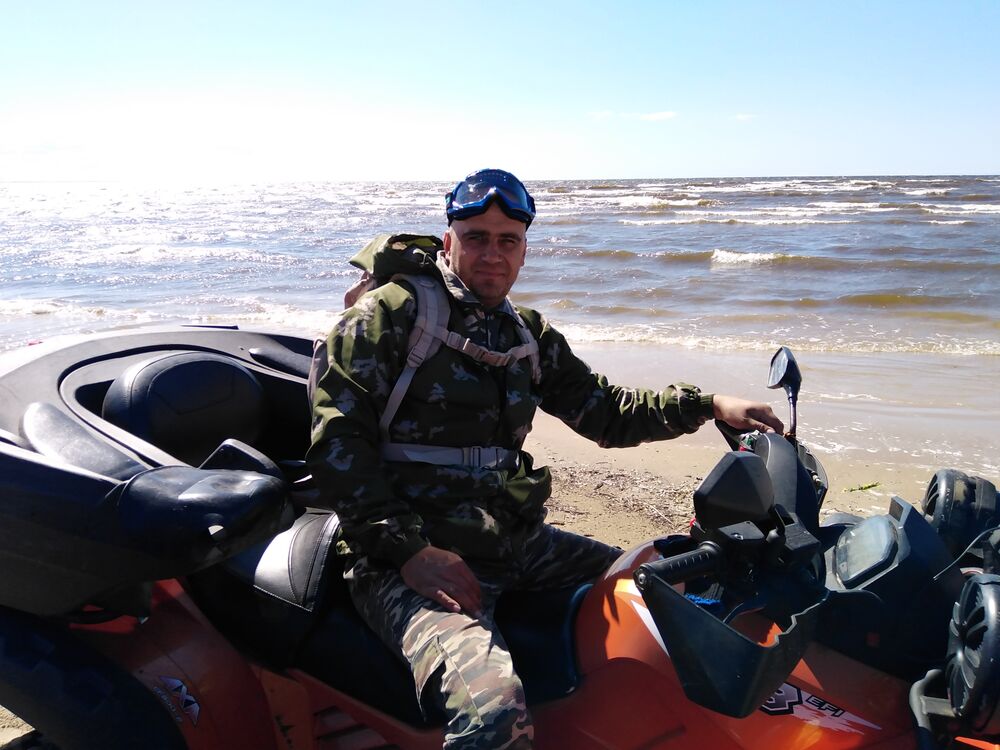  38791088  Oleg, 47 ,    
