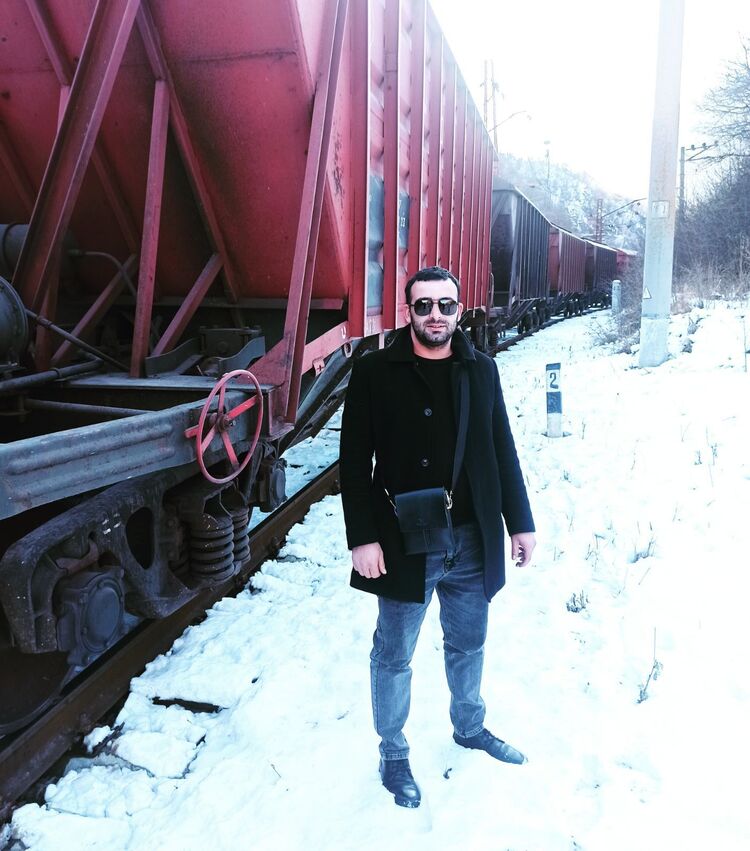 25068968  Armen, 40 ,    