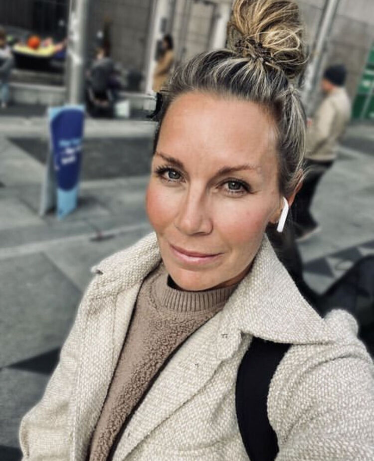  35420788  Birgit Marco, 43 ,    