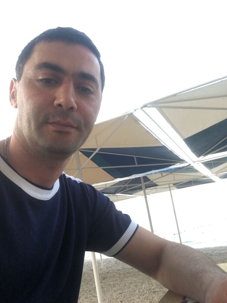  23988038  Artur, 41 ,    