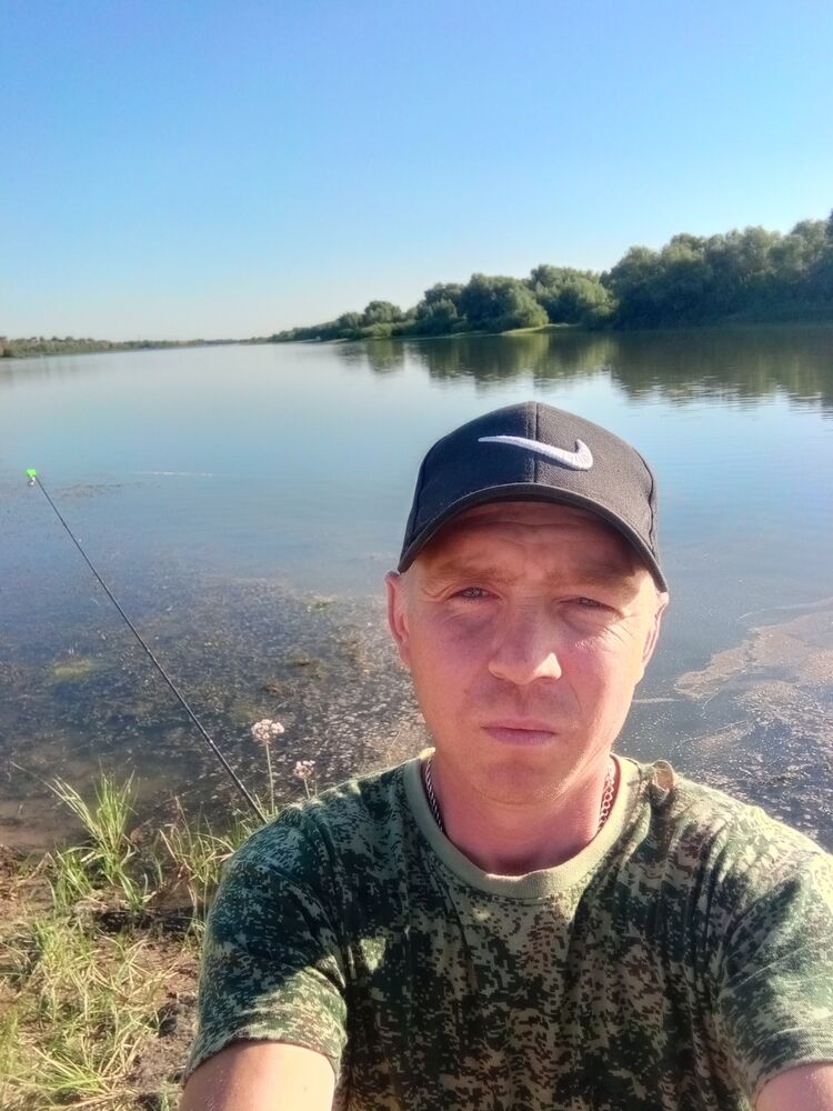  54261598  Ivan, 30 ,    