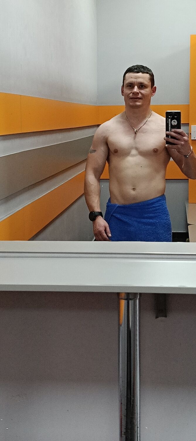  ,   Niko, 39 ,   ,   