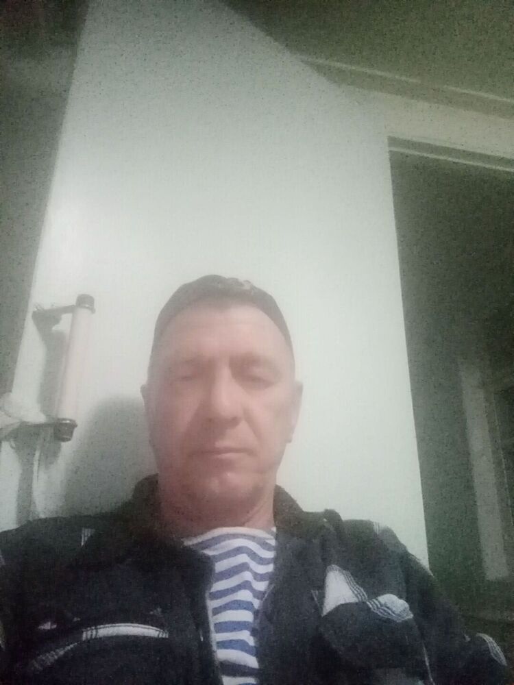  24635198  Azat, 59 ,    