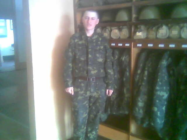  4103998  Aleksander, 32 ,    