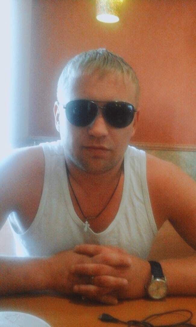  32637568  Dmitry, 43 ,    